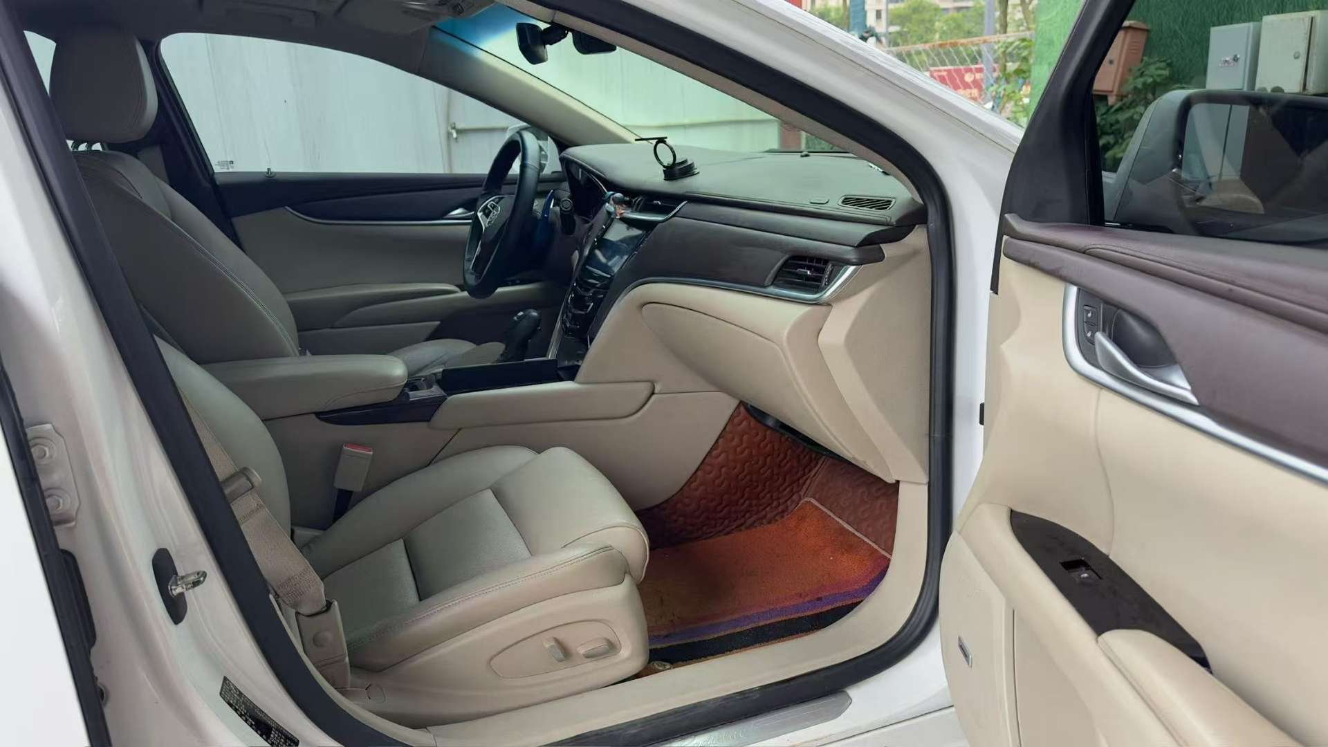 Cadillac XTS 7