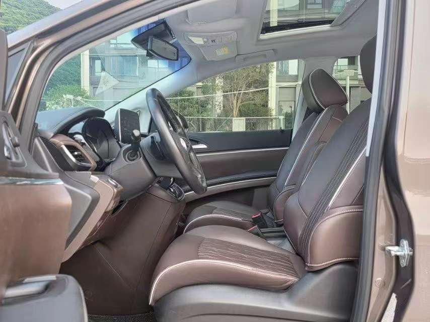 Buick GL8 652T Luxury 7