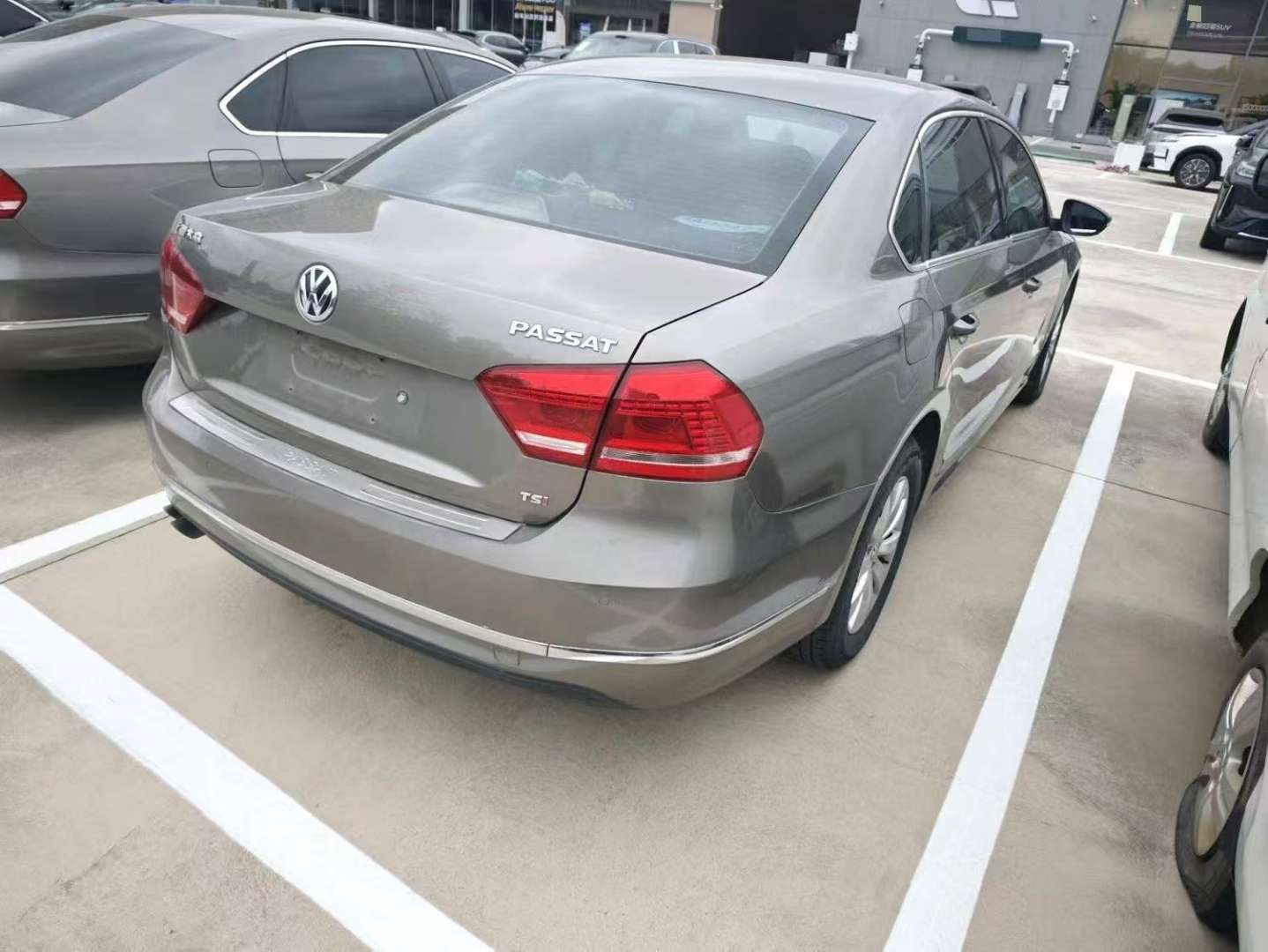 Volkswagen Passat 2014 1.4TSI Premium 4