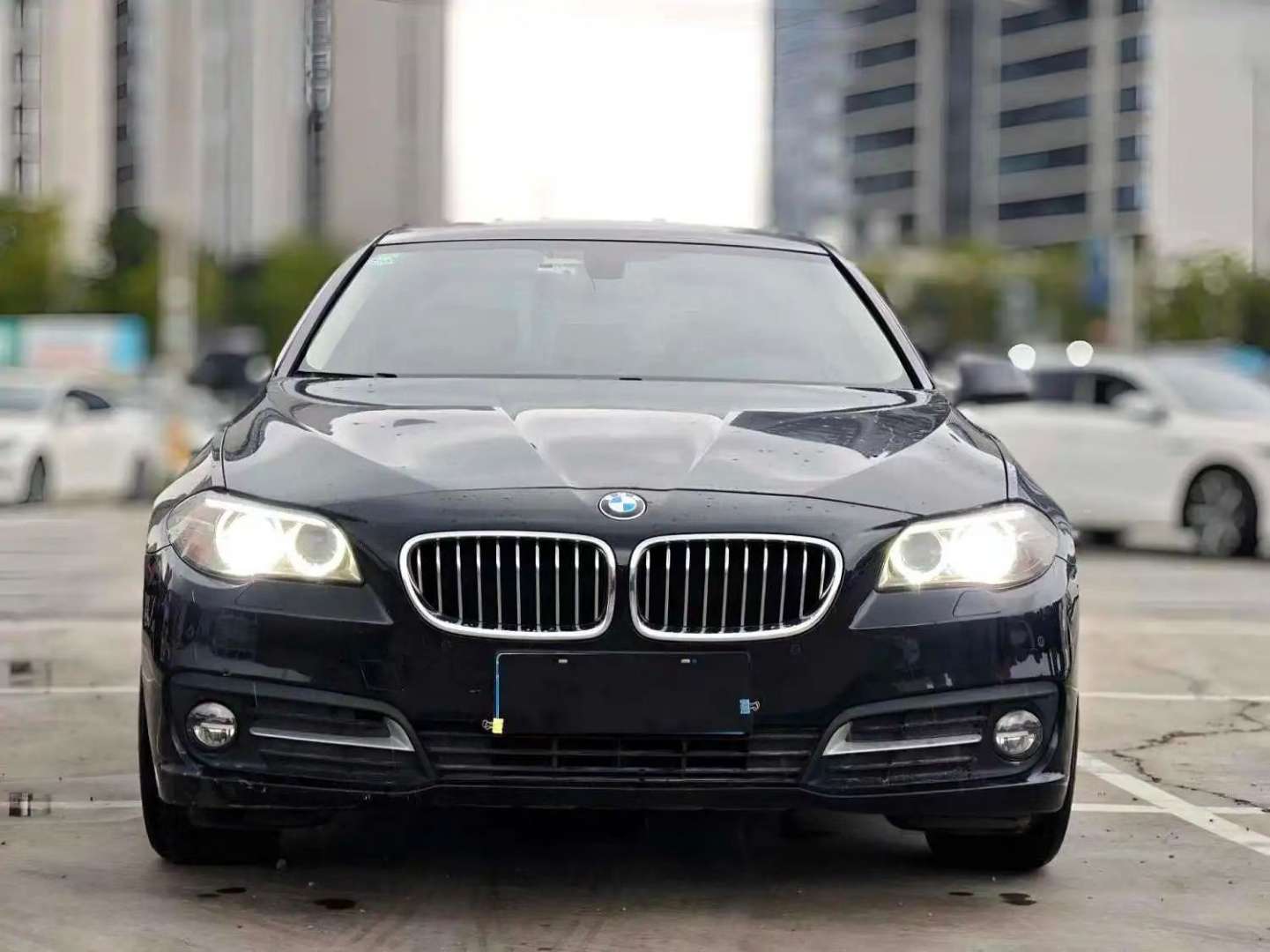 BMW 5 Series 2