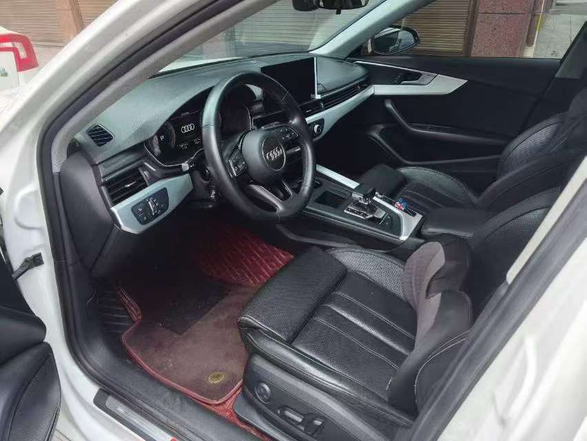 Audi A4L 2.0T Fashion Dynamic 4