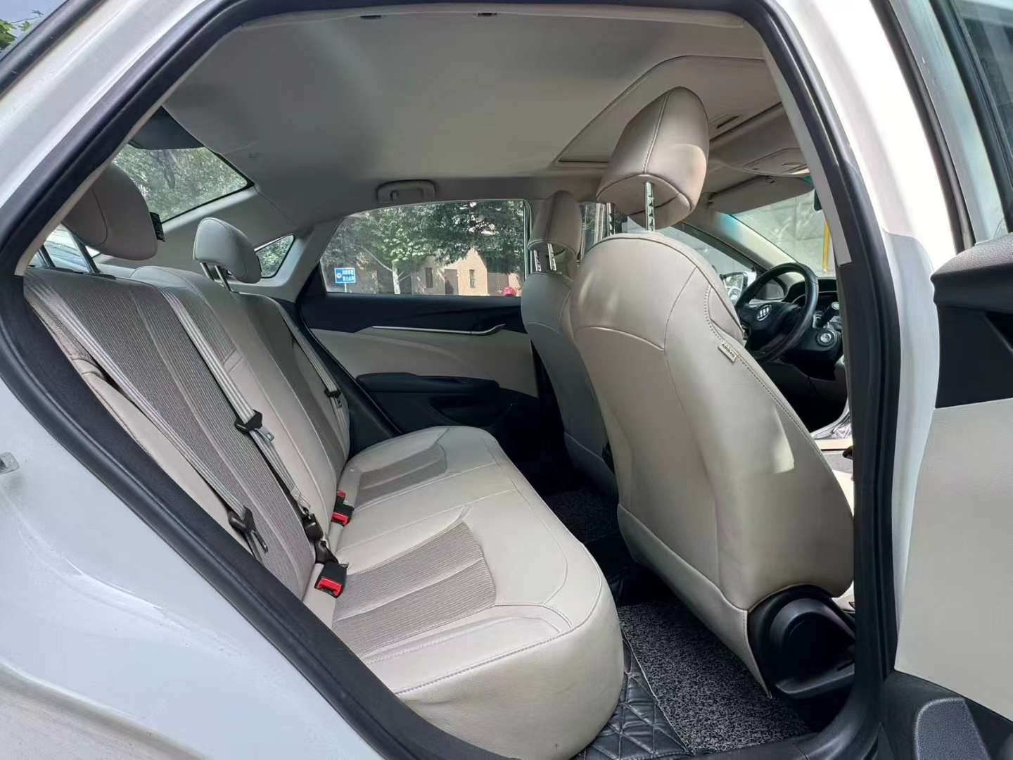 Buick Excelle 1.5L Automatic Sunroof 5