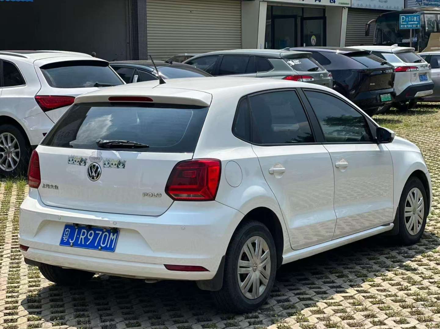 Volkswagen Polo Hatchback 1.4 Fashion Edition 4