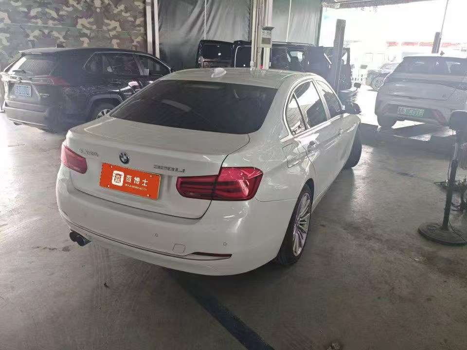 BMW 3 Series 320Li 2.0T Sport 4