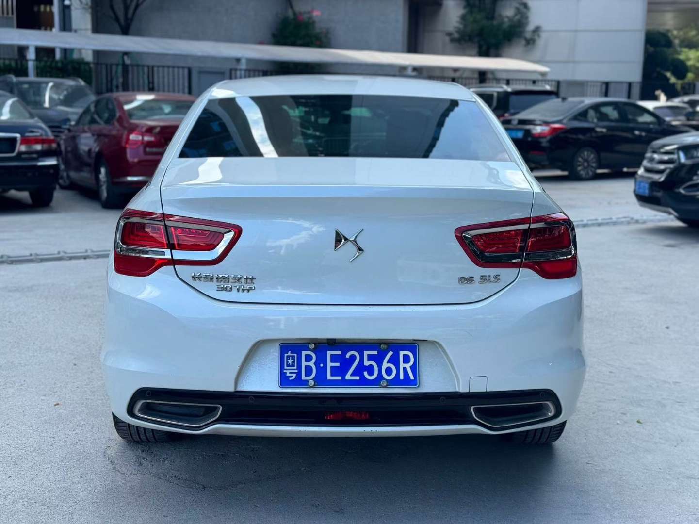 DS 5LS 30THP 1.6T Automatic No Sunroof Style Edition 3