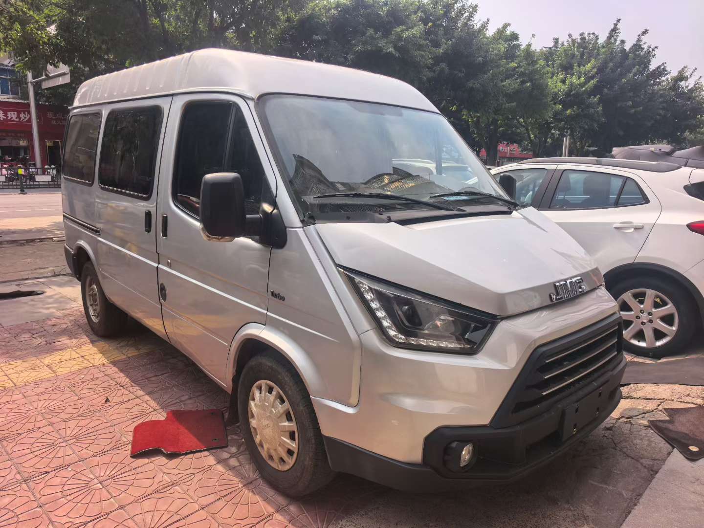 JMC Trans 2.8T Diesel 6-Seater Blue Plate 5
