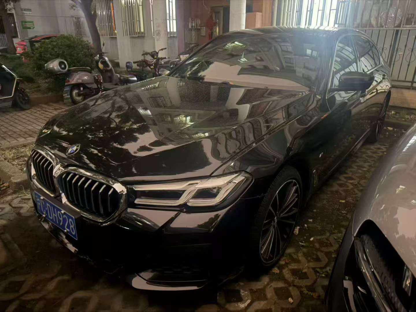 BMW 5 Series 2022 530Li Leading M Sport 6