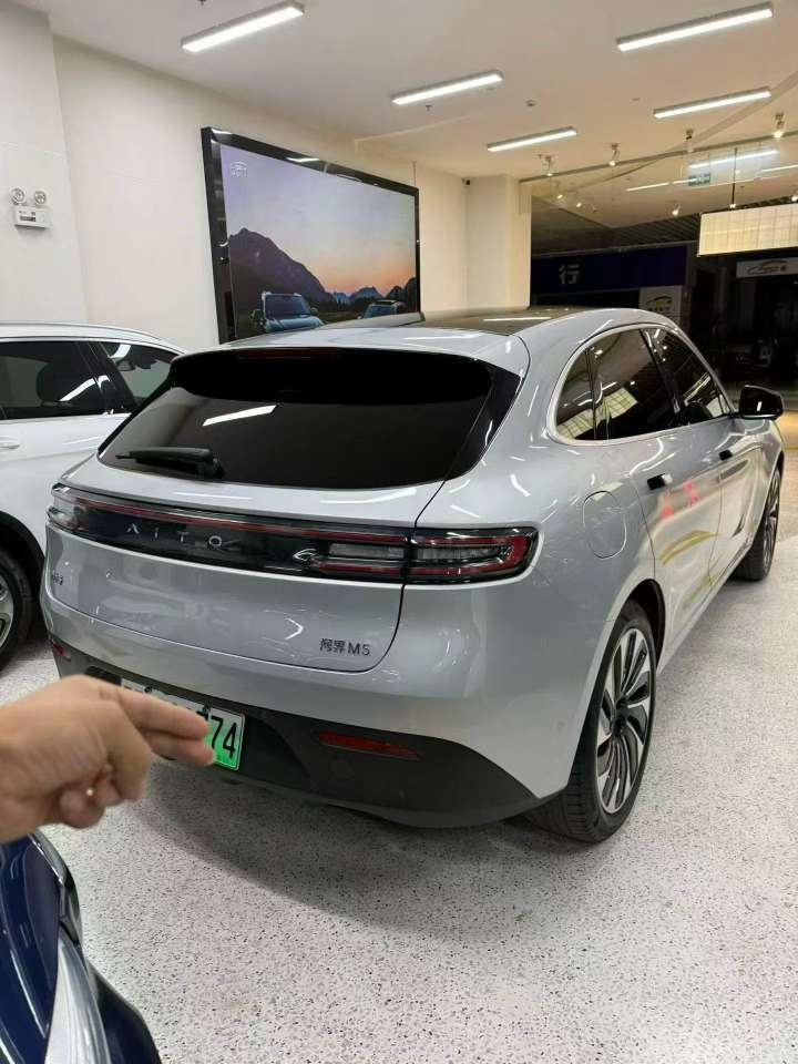 AITO M5 Range-extended Electric 1.5T 4WD Performance Edition 2