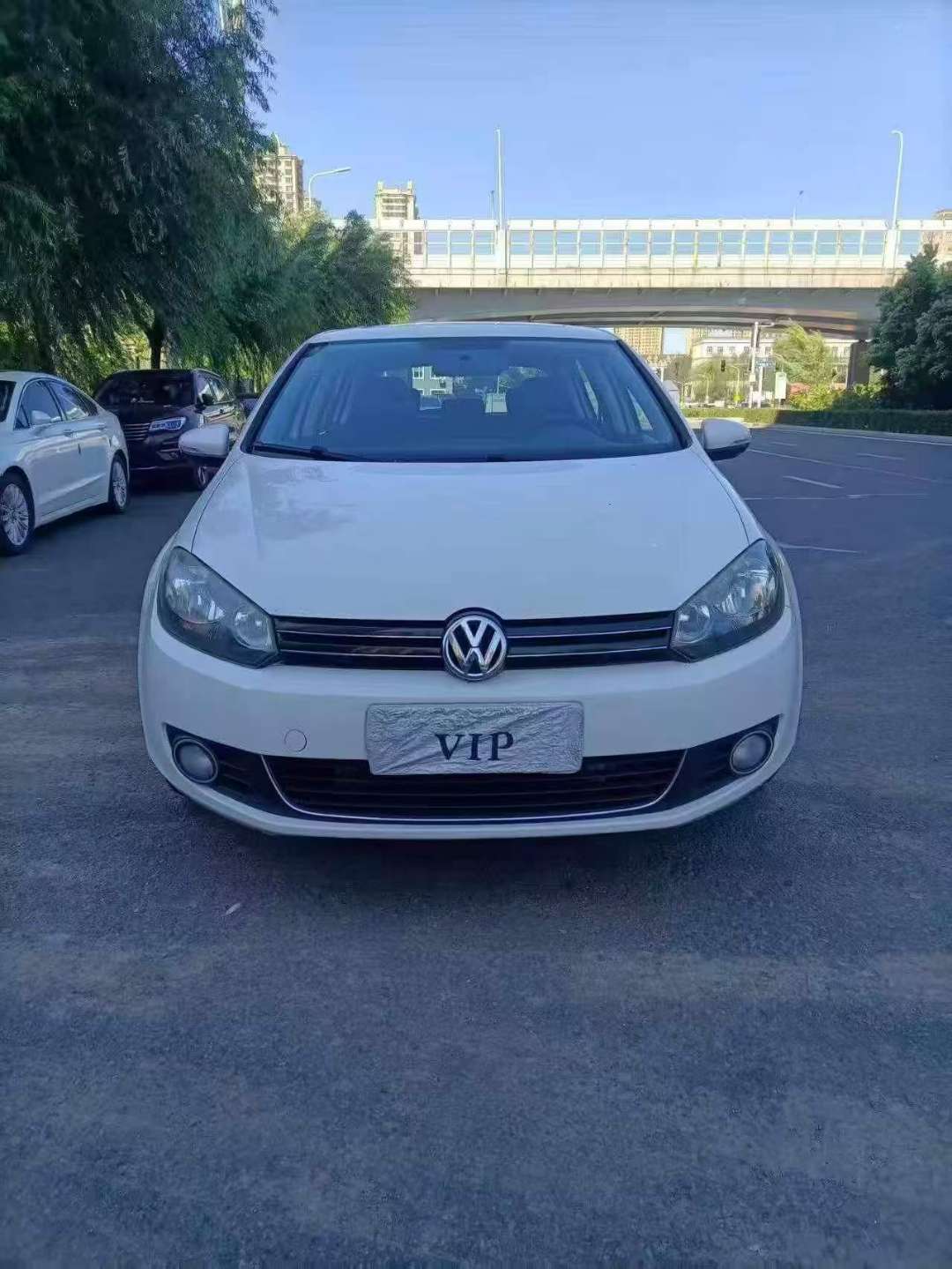 Volkswagen Golf 1.6L Automatic High Trim