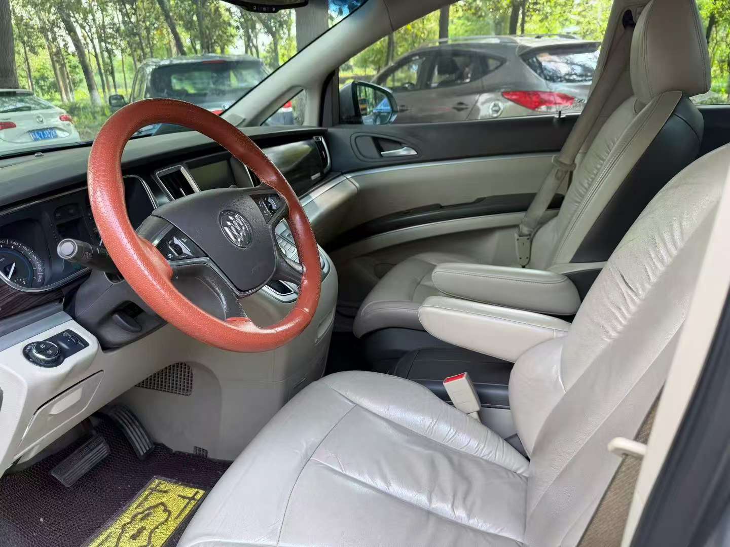 Buick LaCrosse 3.0L Automatic Sunroof 7