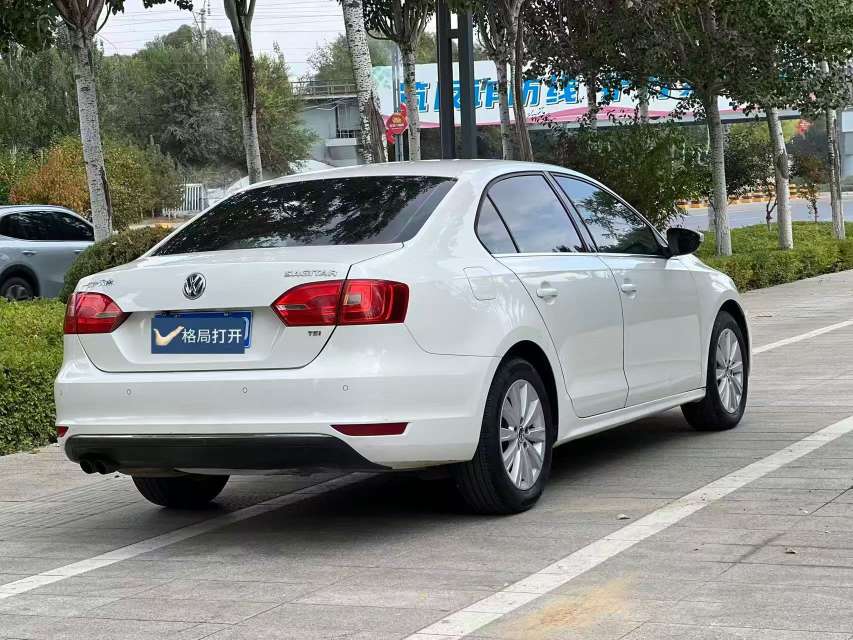 Volkswagen Sagitar 1.4T 9