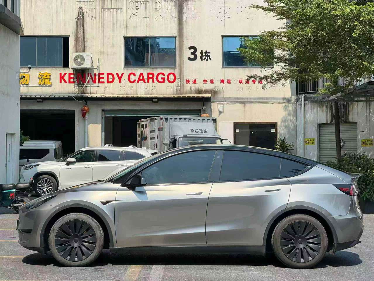 Tesla Model Y 7