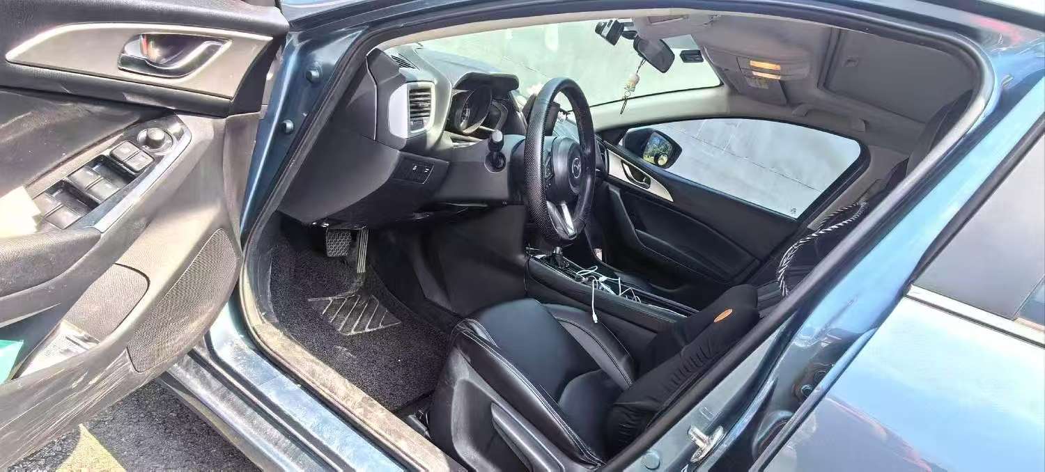 Mazda Axela 2017 1.5L Luxury Sedan 7