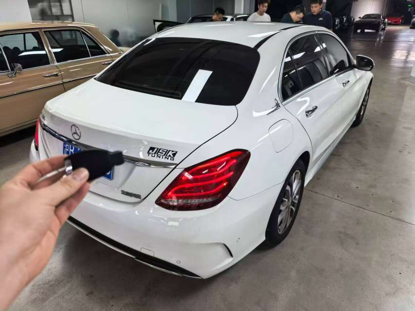 Mercedes-Benz C-Class 2016 C 180 L 1.6T Sport 2