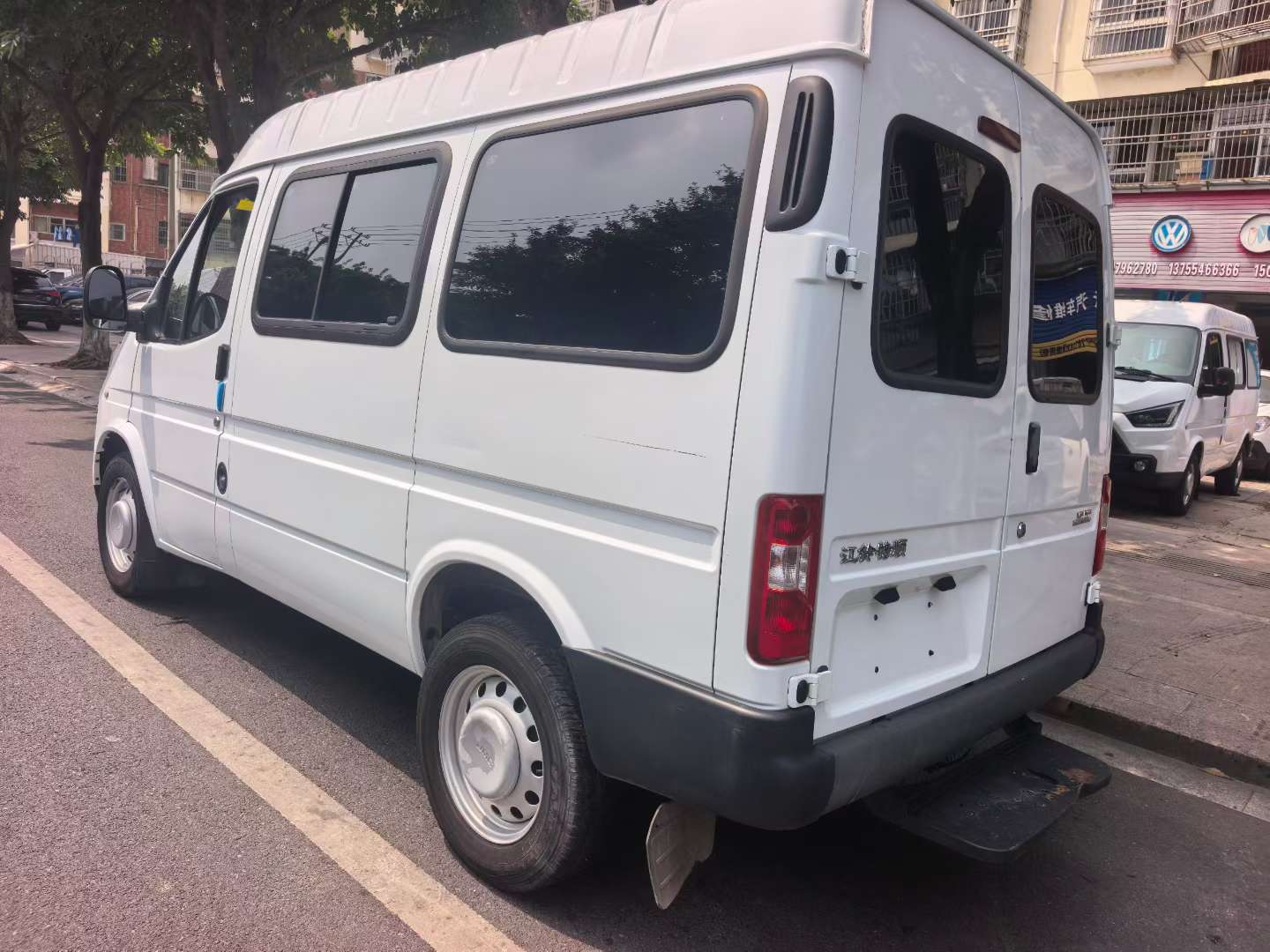 JMC Transit 6-Seater Blue Plate 4