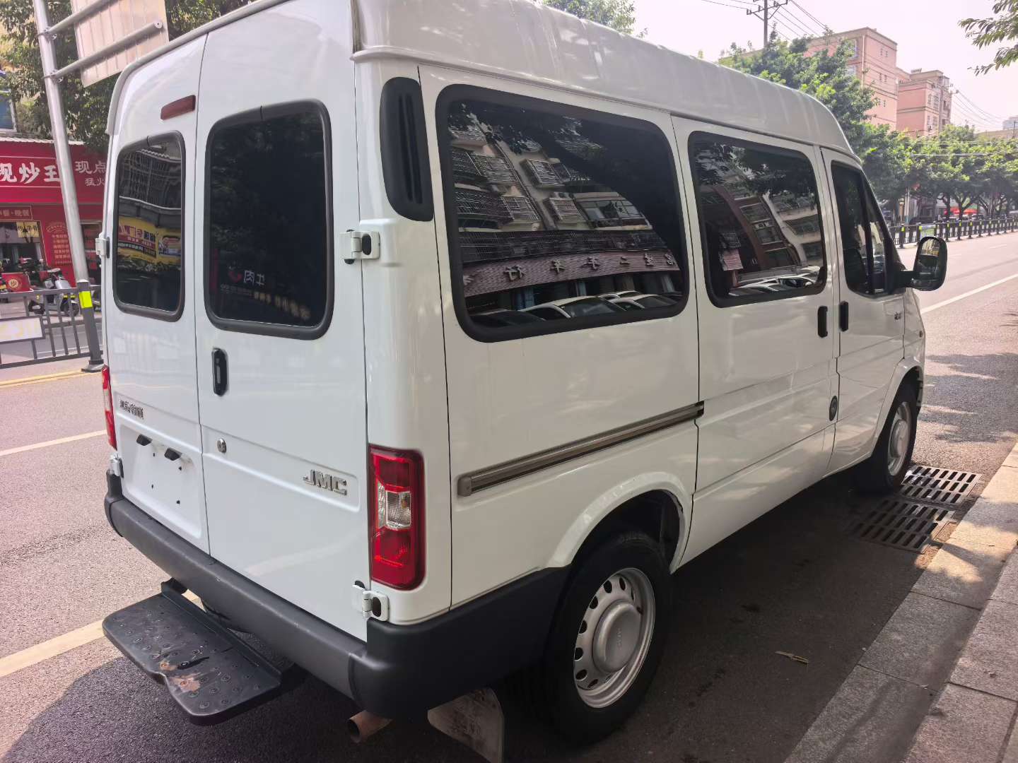 JMC Transit 6-Seater Blue Plate 6