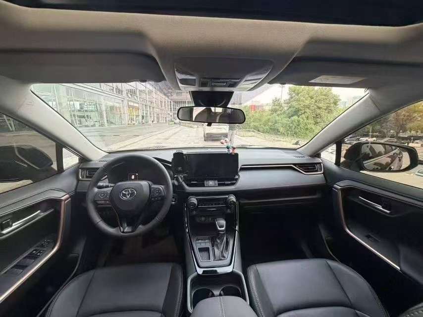 Toyota Wildlander 2.0L 2WD Luxury PLUS 6