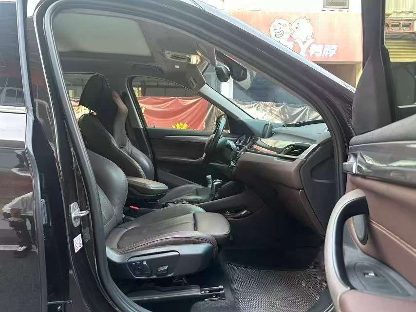 BMW X1 sDrive18Li 1.5T Luxury Edition 7
