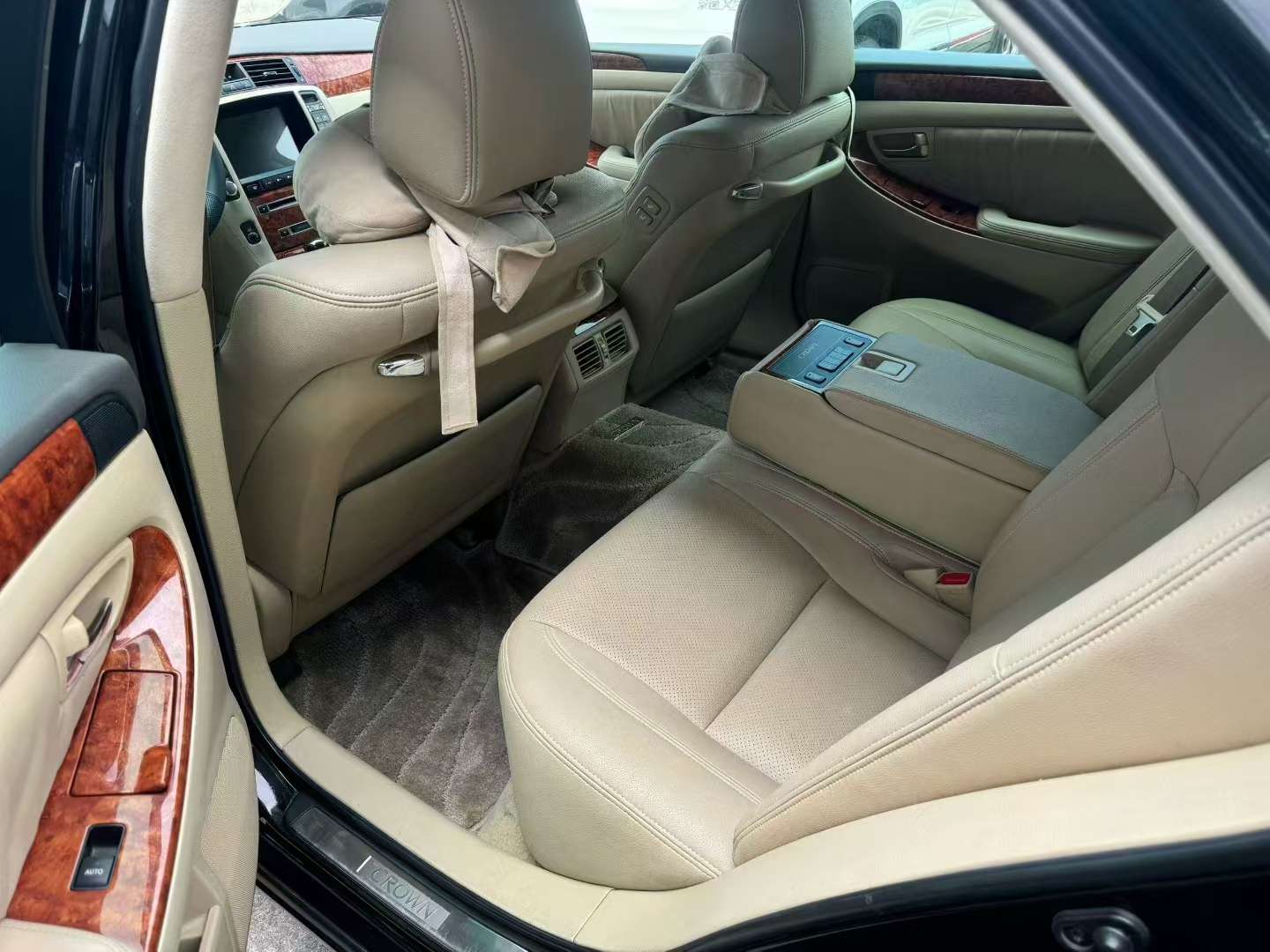Toyota Crown 2008 2.5L Navigation High Trim 8