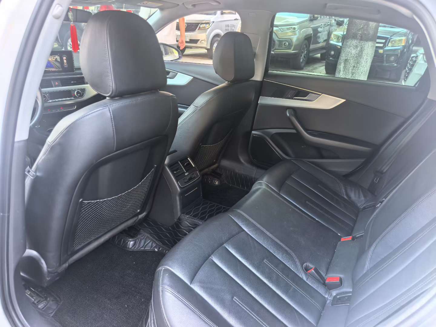 Audi A4L 8