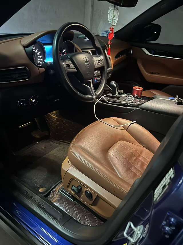 Maserati Levante 4