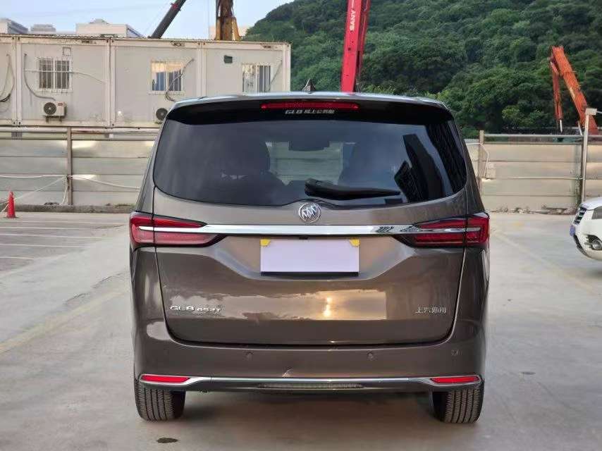 Buick GL8 652T Luxury 3