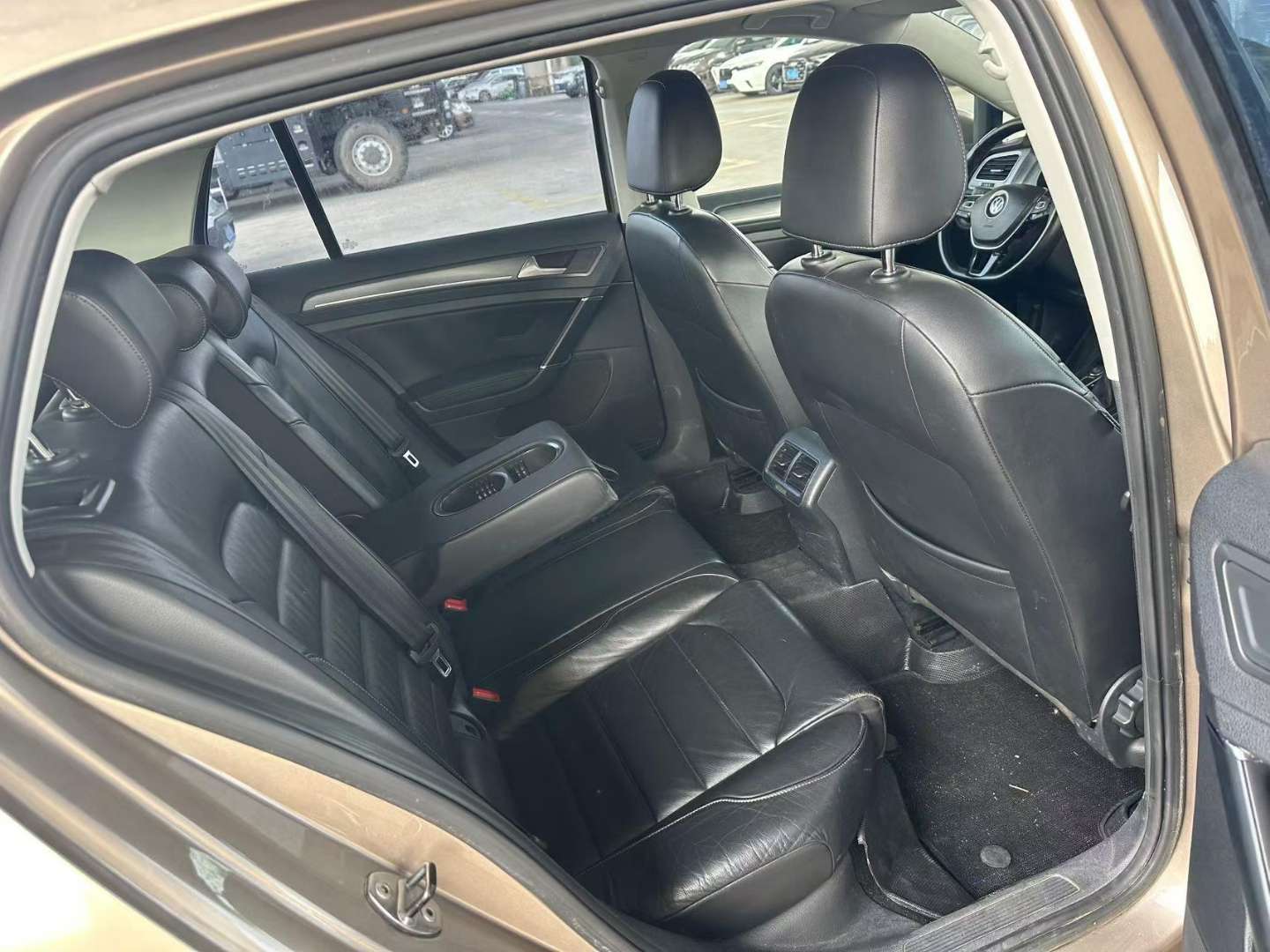 Volkswagen Golf 2014 1.4T Automatic Luxury 6
