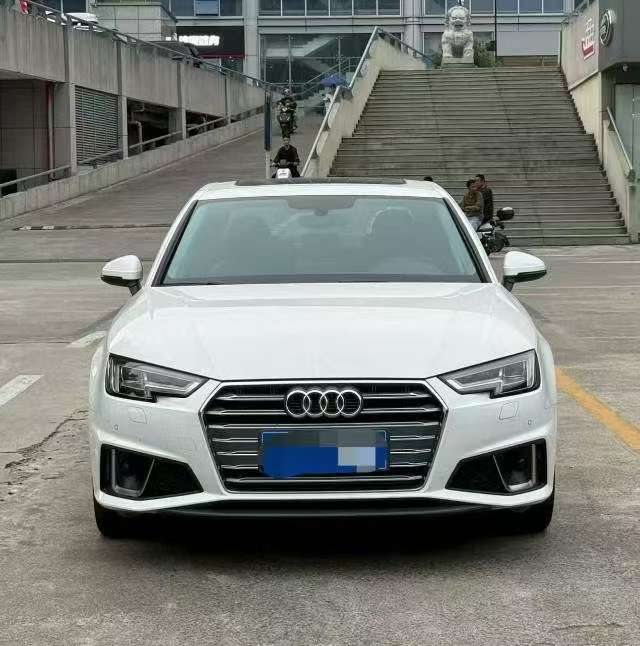 Audi A4L 2.0T Fashion 2