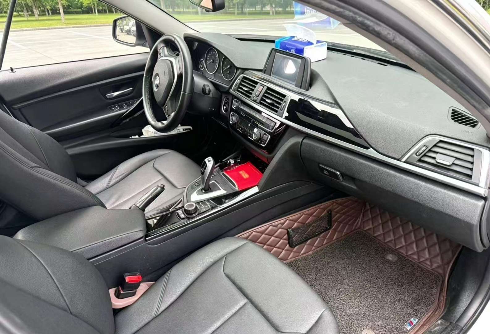 BMW 3 Series 320Li 2.0T Fashion 4