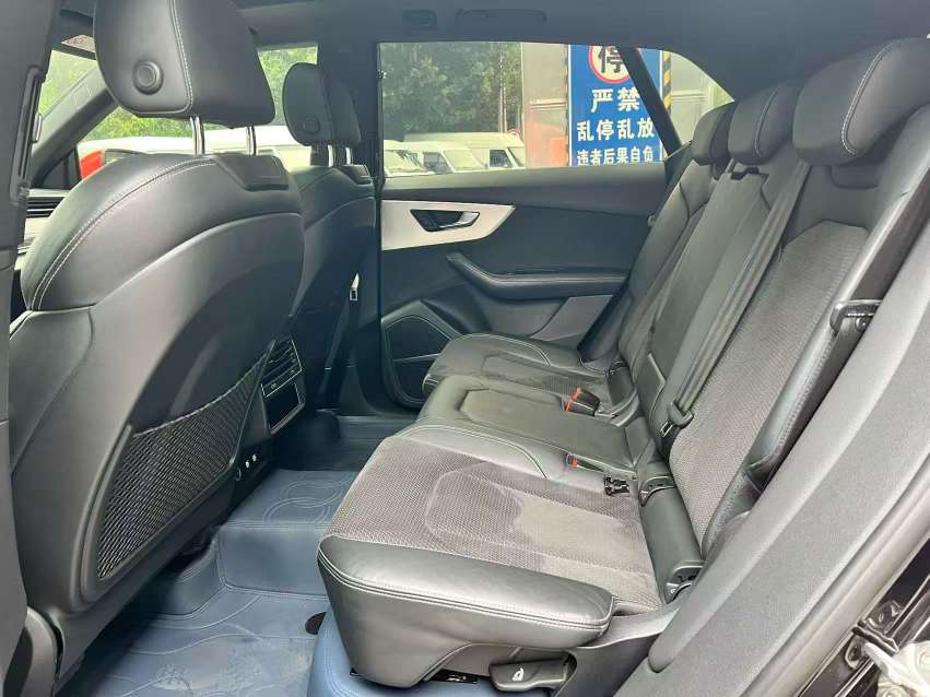 Audi Q8 2020 55 Luxury 6