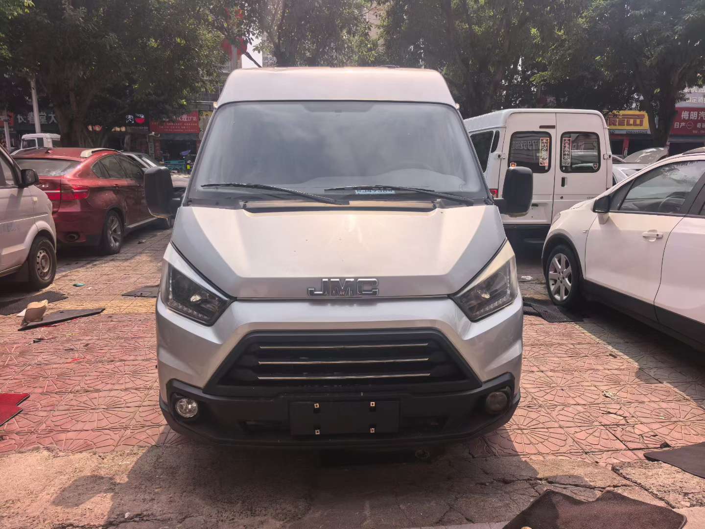 JMC Trans 2.8T Diesel 6-Seater Blue Plate