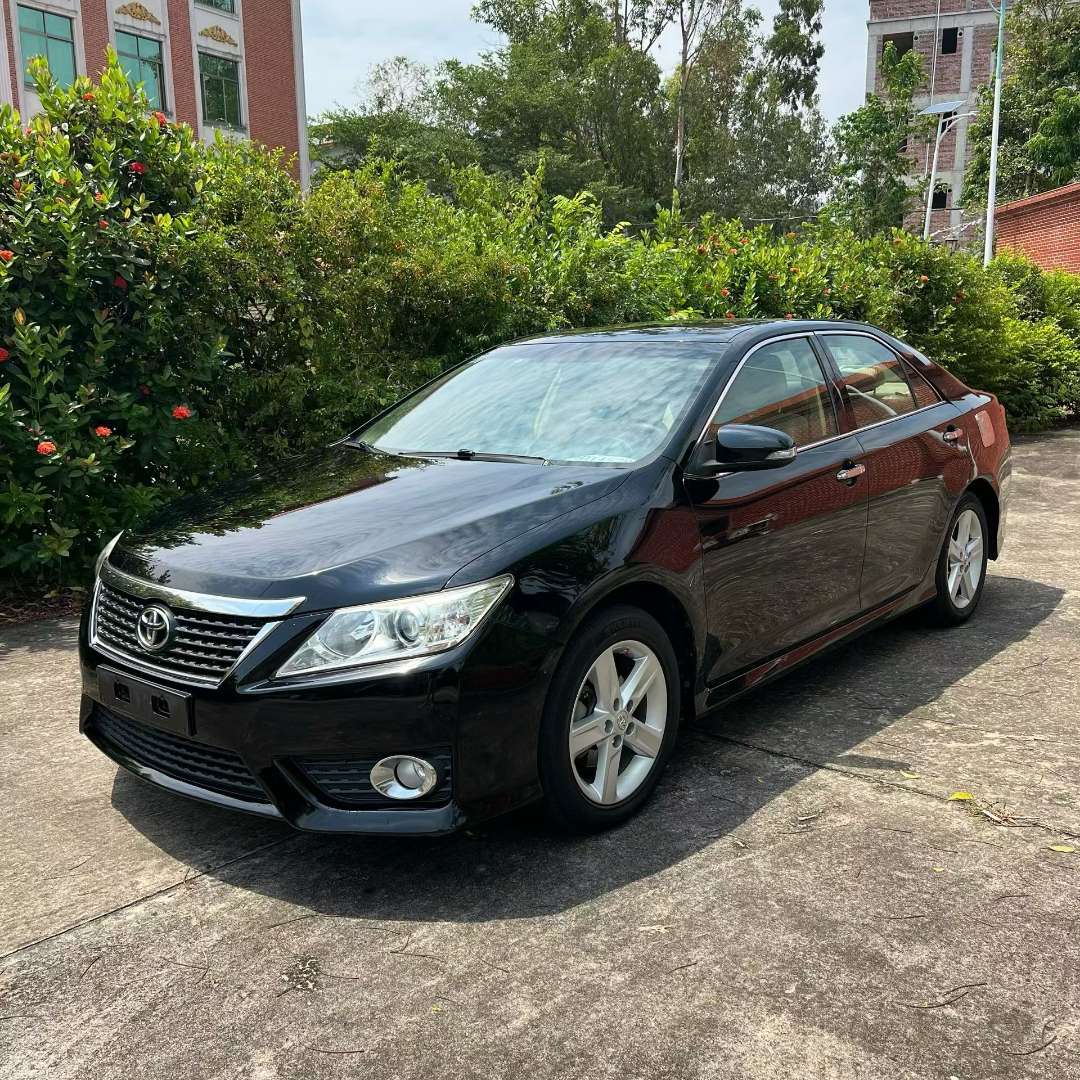 Toyota Camry 2.5 LEV 2