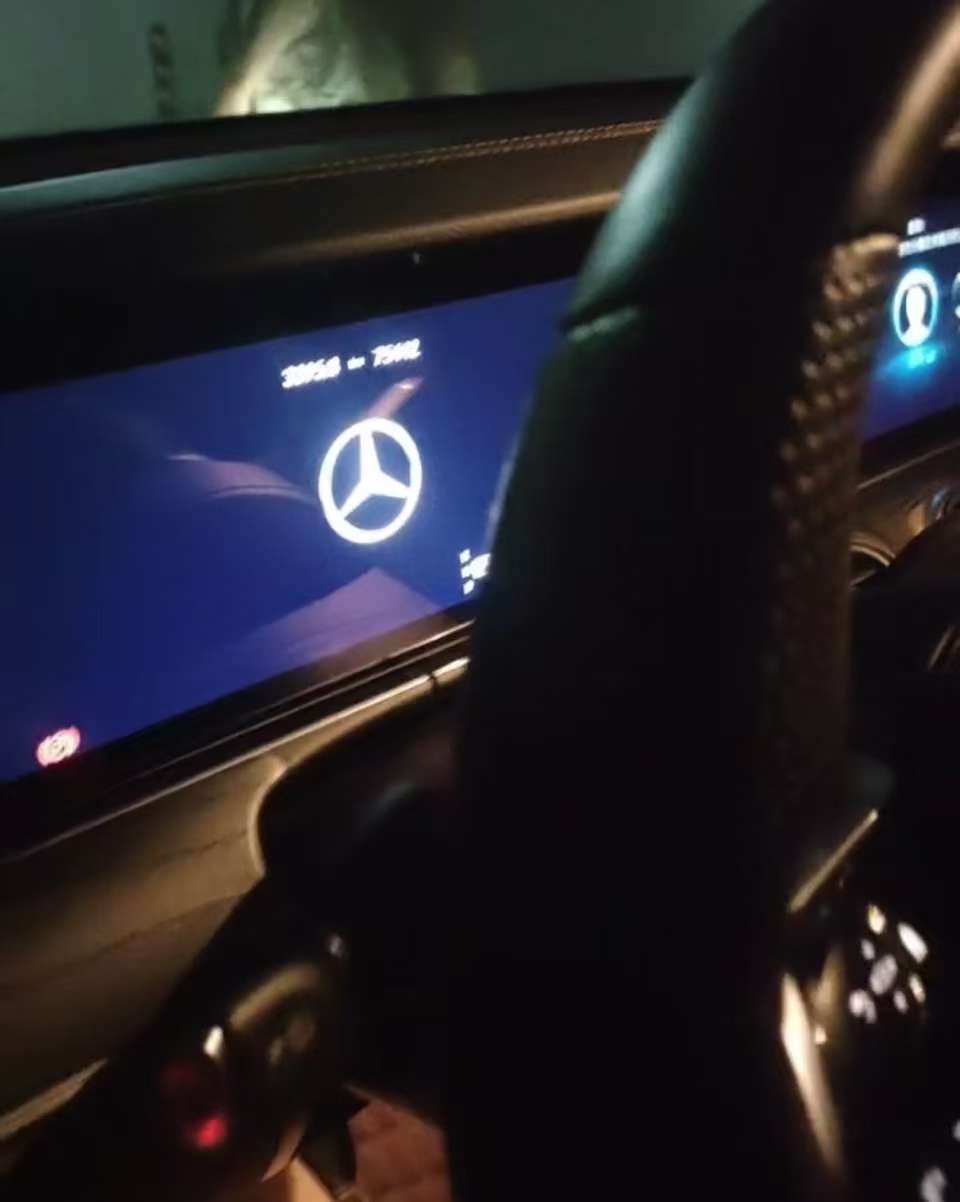 Mercedes-Benz E-Class 2022 E300 Luxury 5