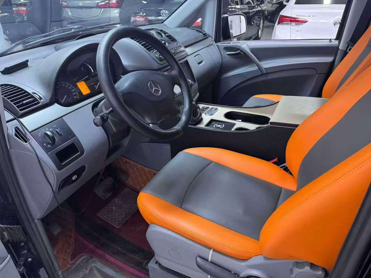 Mercedes-Benz Vito 6