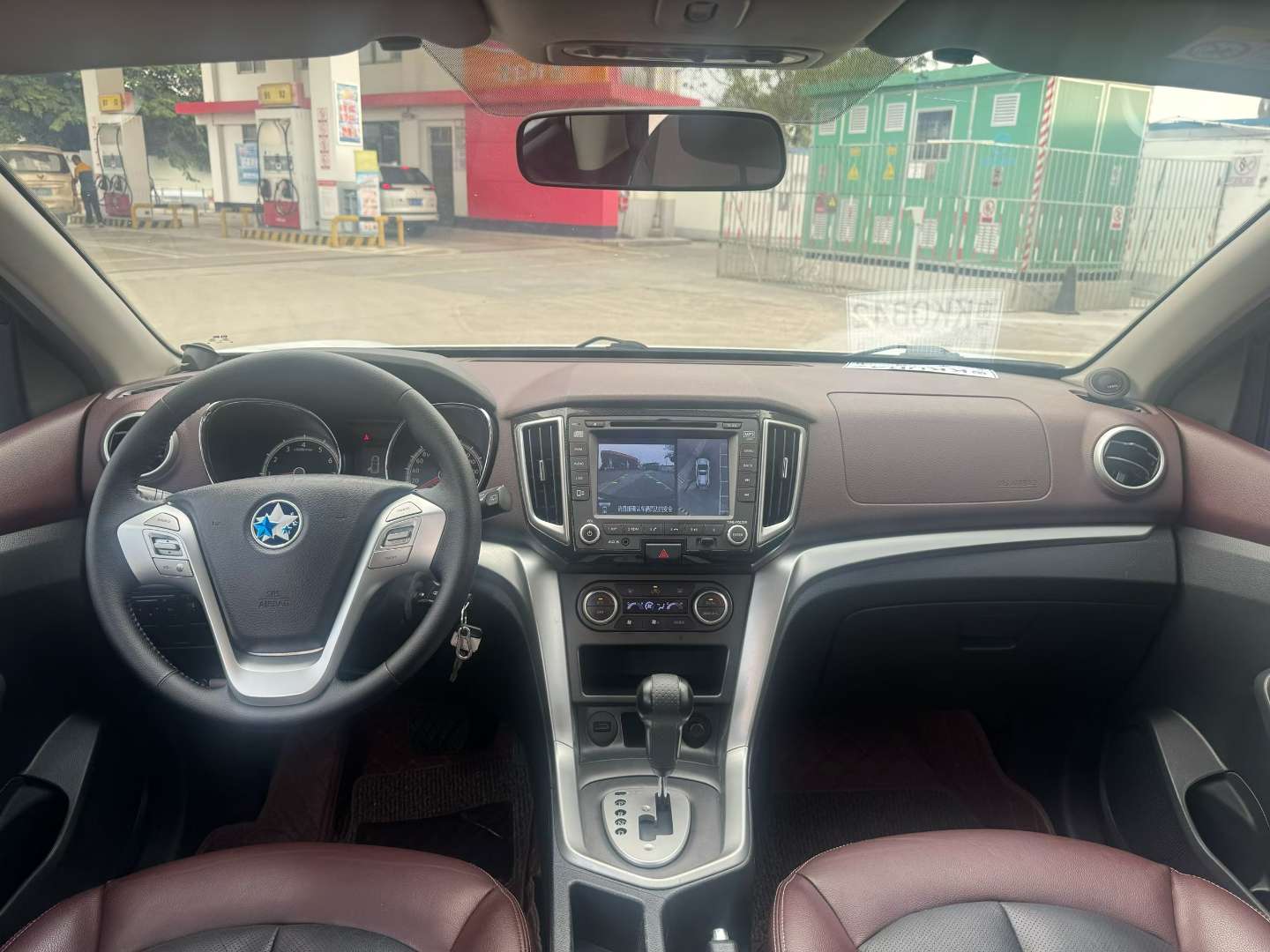 Venucia T70X 7