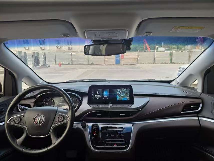 Buick GL8 652T Luxury 5