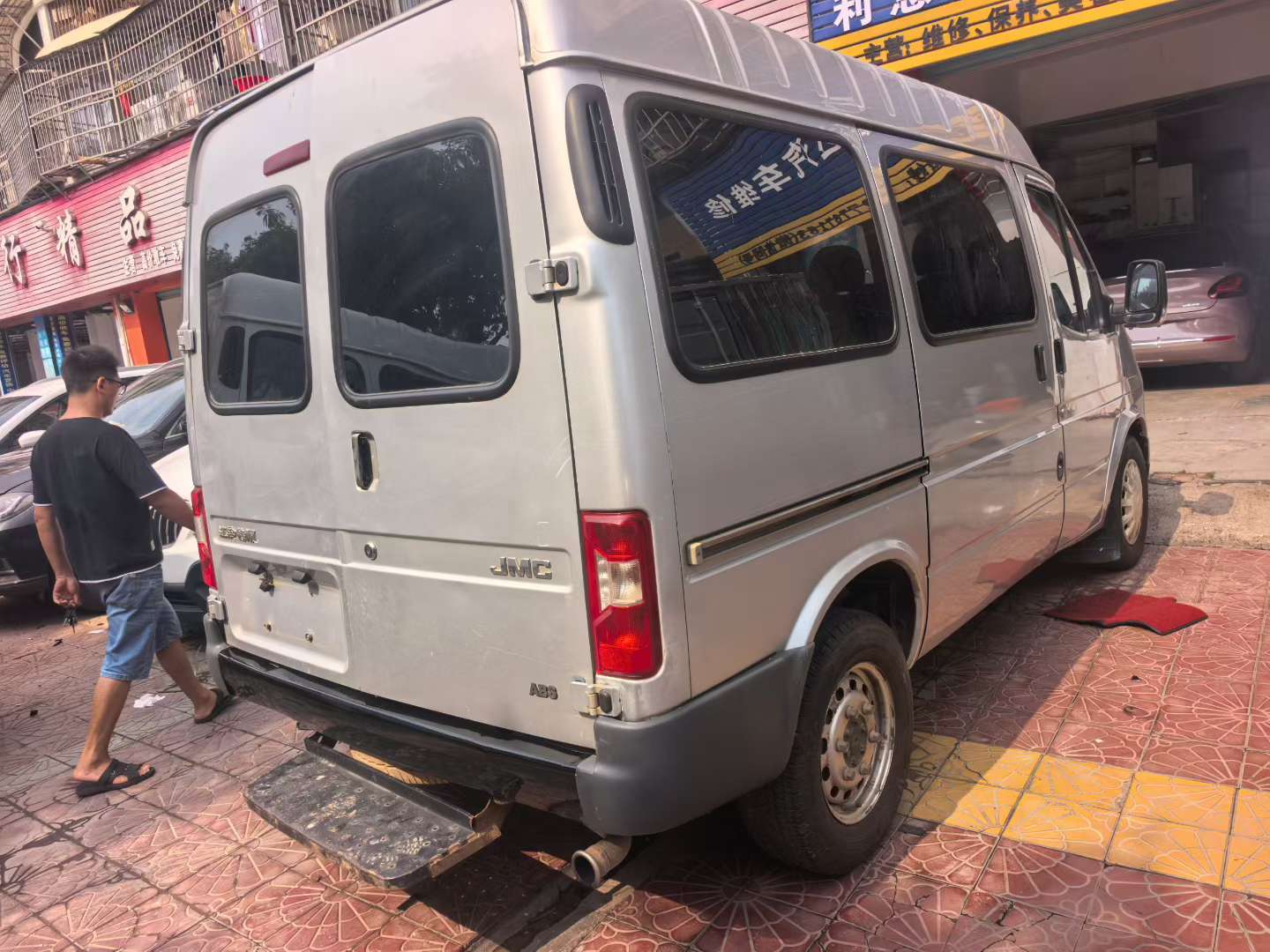 JMC Trans 2.8T Diesel 6-Seater Blue Plate 6