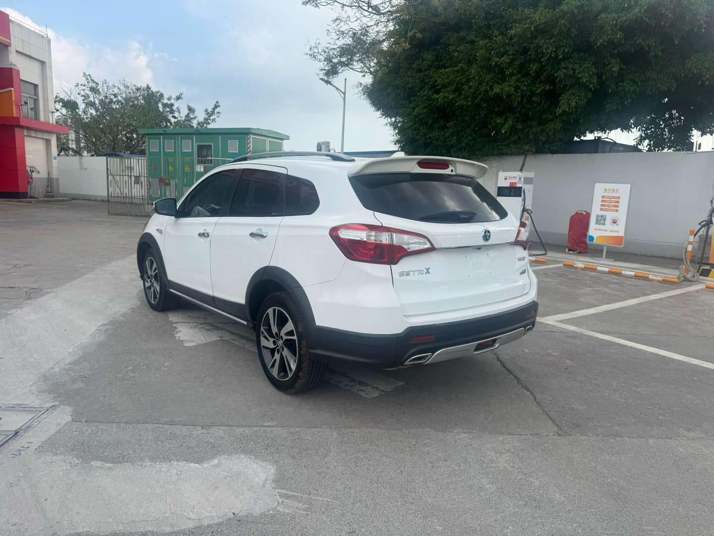 Venucia T70X 4