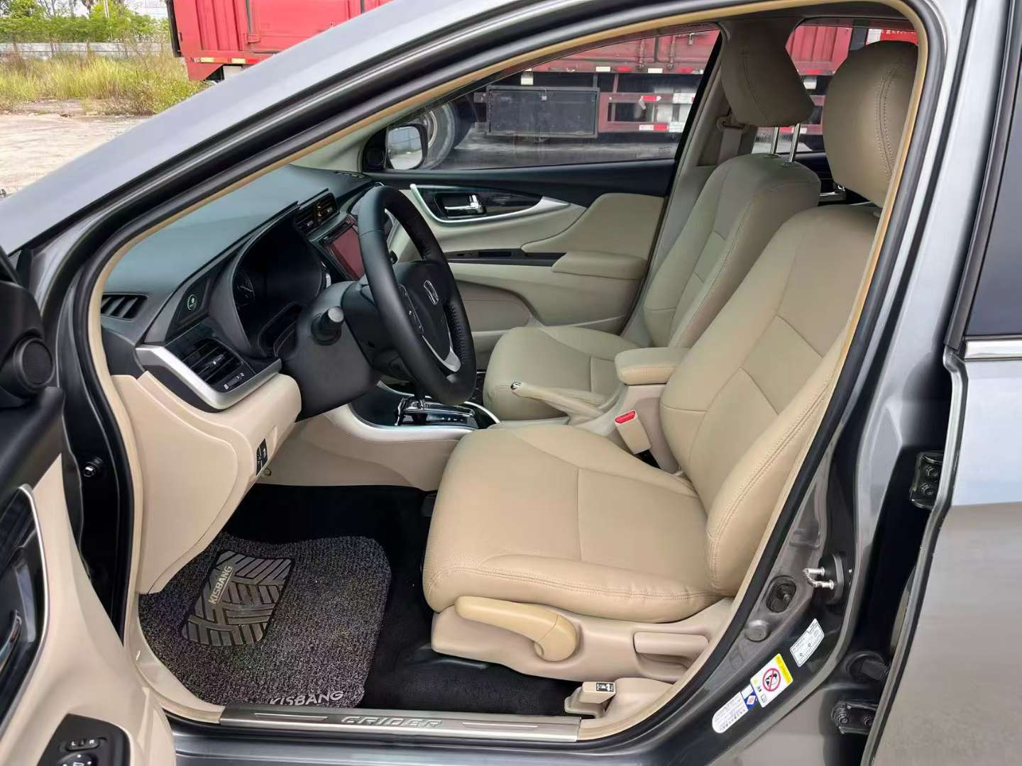 Honda Inspire 1.8 Automatic Deluxe Edition 4