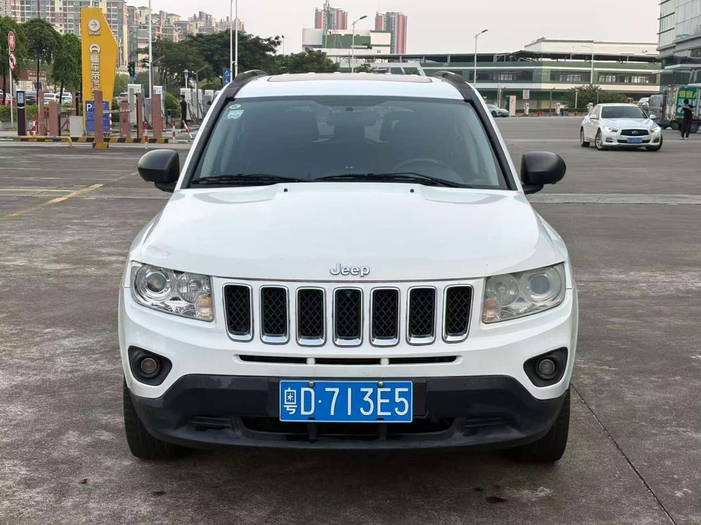 Jeep Compass 2.4L Luxury Edition 2