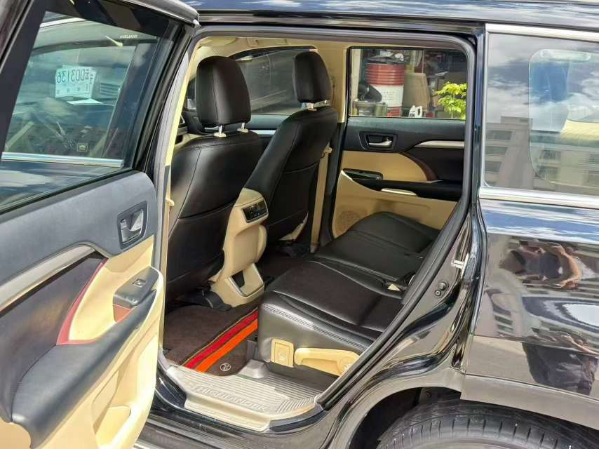 Toyota Highlander 2015 2.0T AWD 7-Seater Elite 7