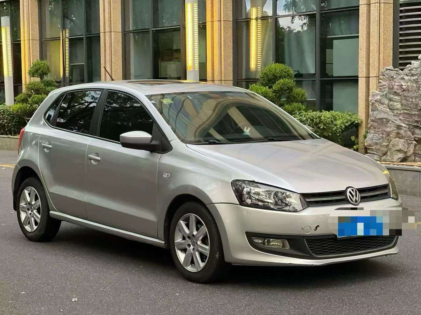 Volkswagen Polo 2011 1.4L Automatic 2