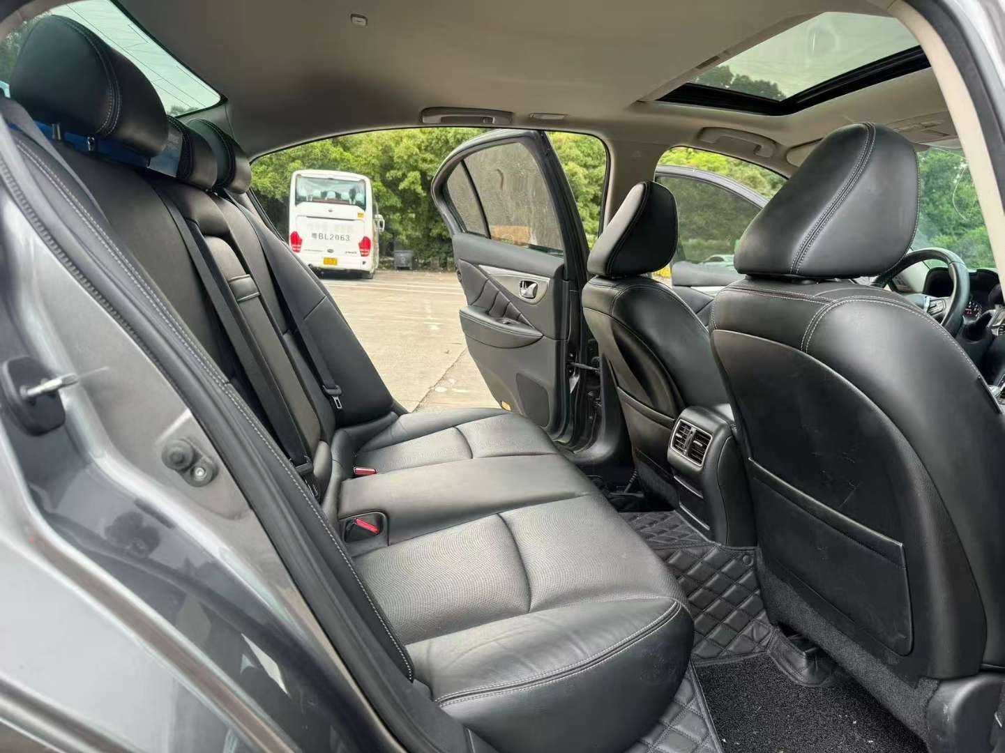 Infiniti Q50L 2.0T Automatic Sunroof Yixiang Edition 8