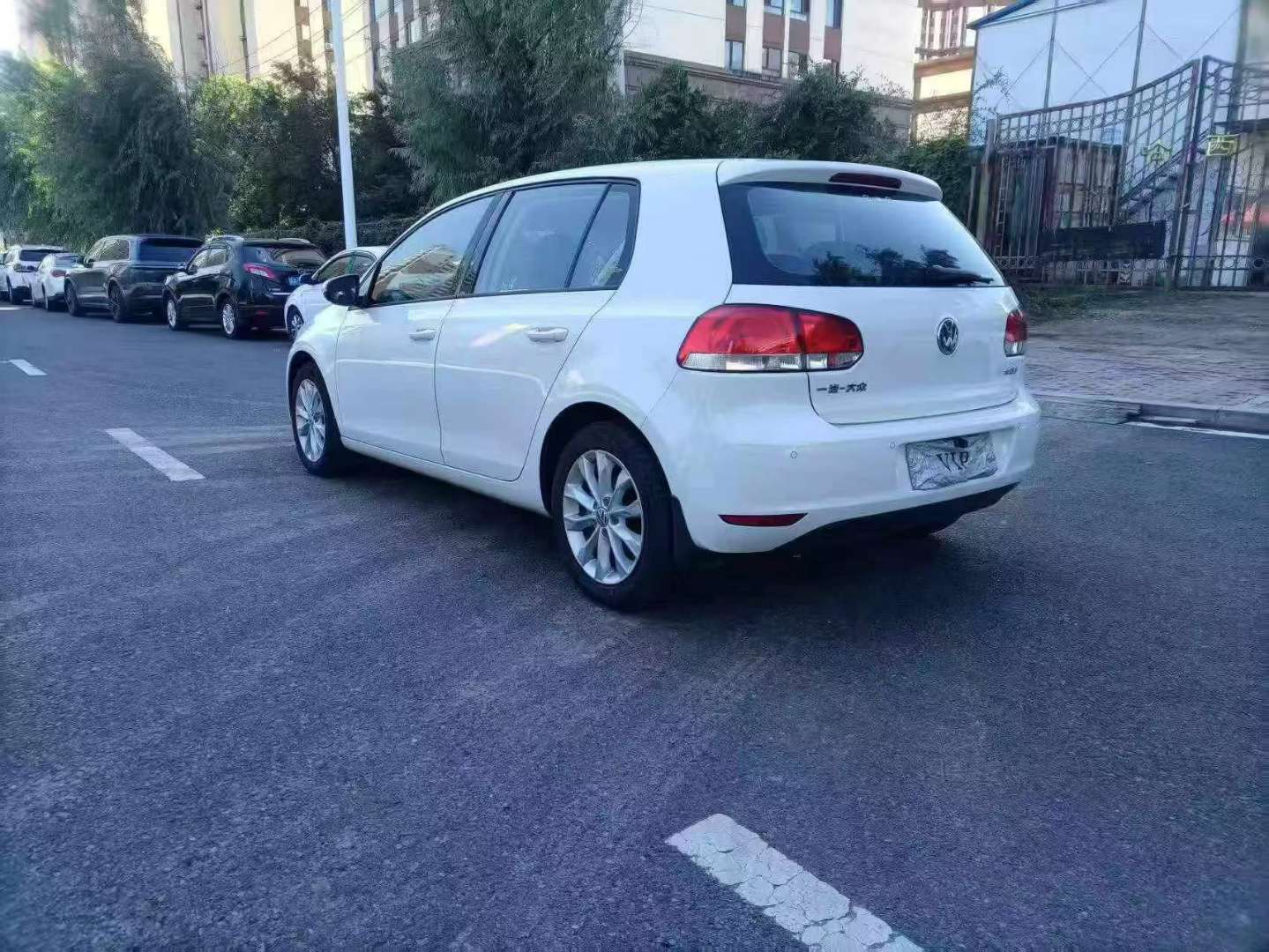 Volkswagen Golf 1.6L Automatic High Trim 5