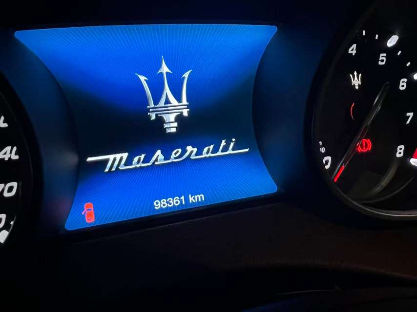 Maserati Levante 5