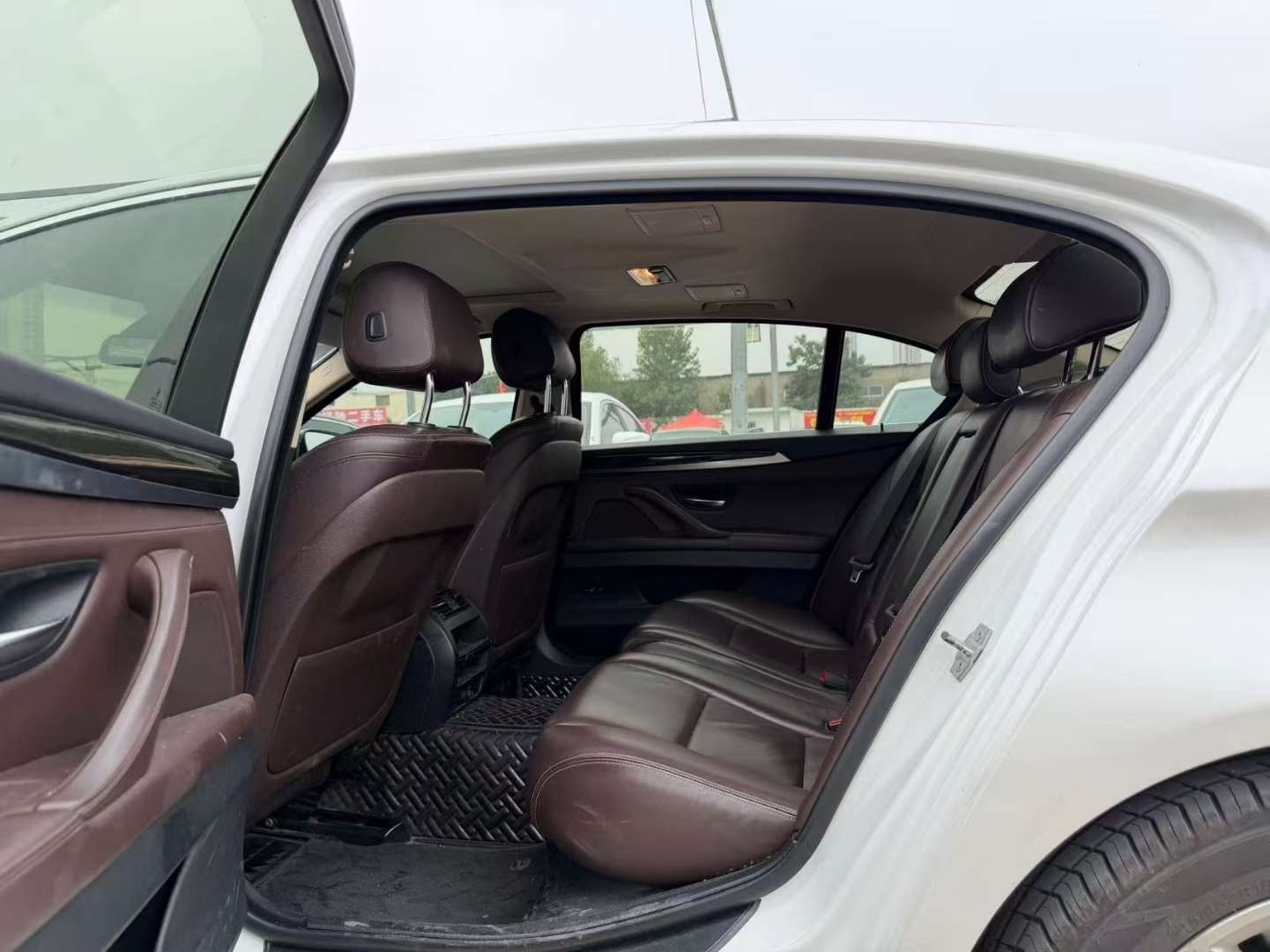 BMW 5 Series 2017 2.0T Automatic Sunroof Luxury 6