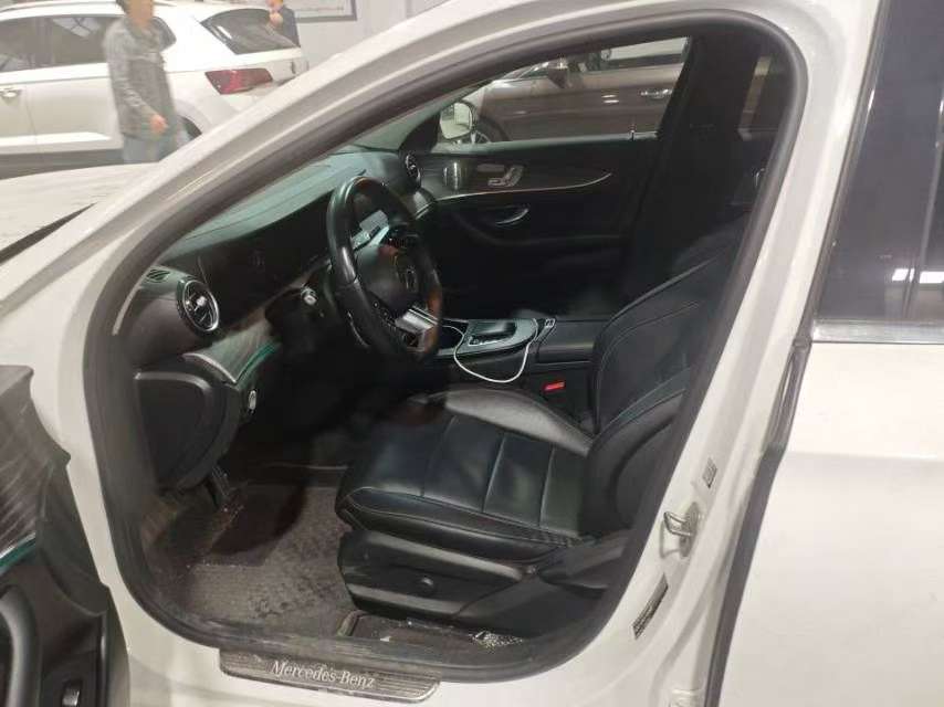 Mercedes-Benz E-Class 2.0T Sport Luxury 6