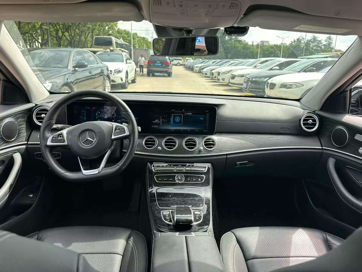 Mercedes-Benz E-Class E300L Luxury 2.0T Automatic 8