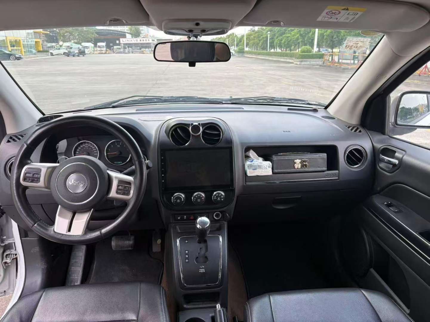 Jeep Compass 2.4L Luxury Edition 5
