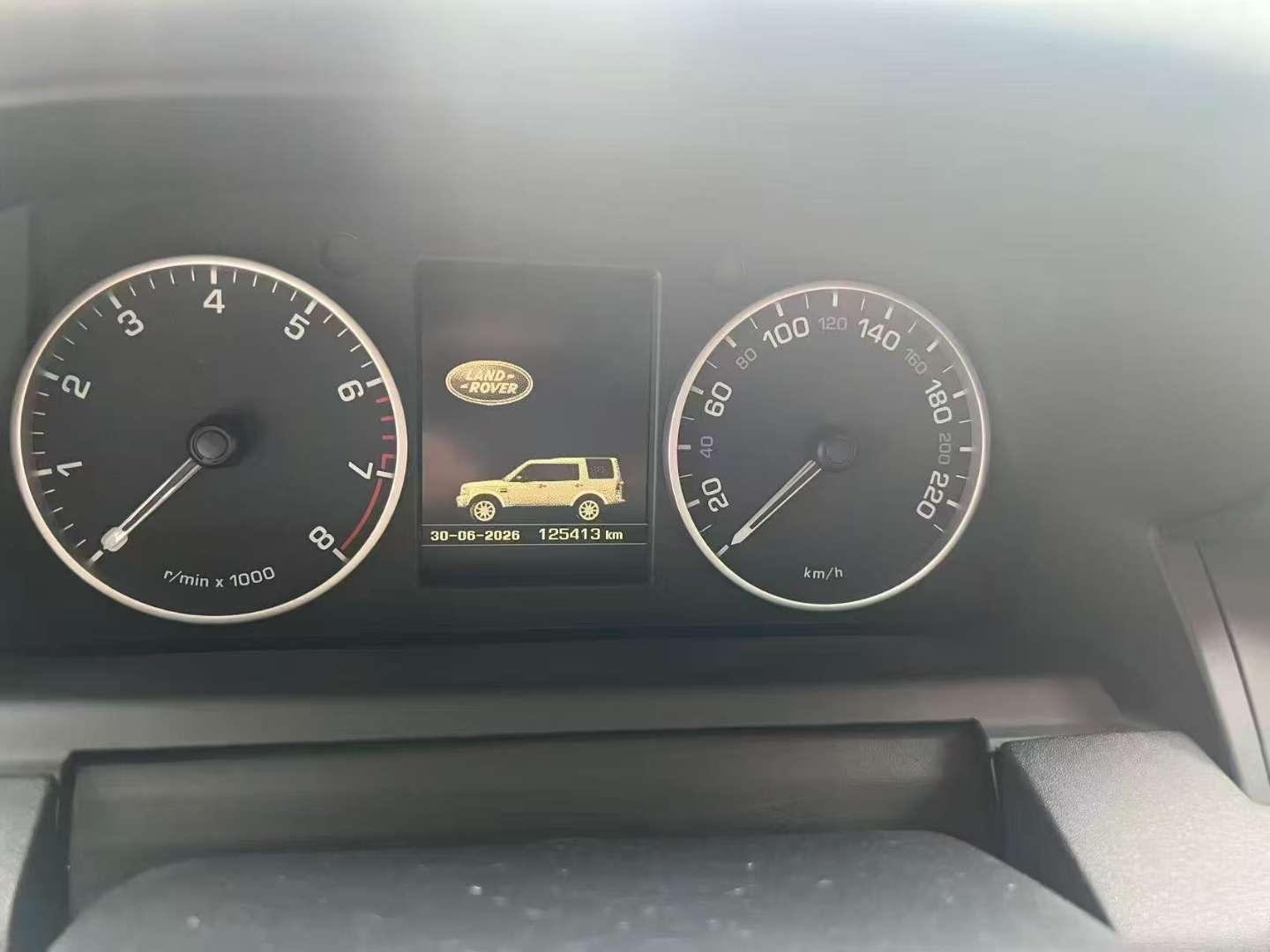 Land Rover Discovery 4 Gasoline 3.0T V6 340HP 7-Seater 7